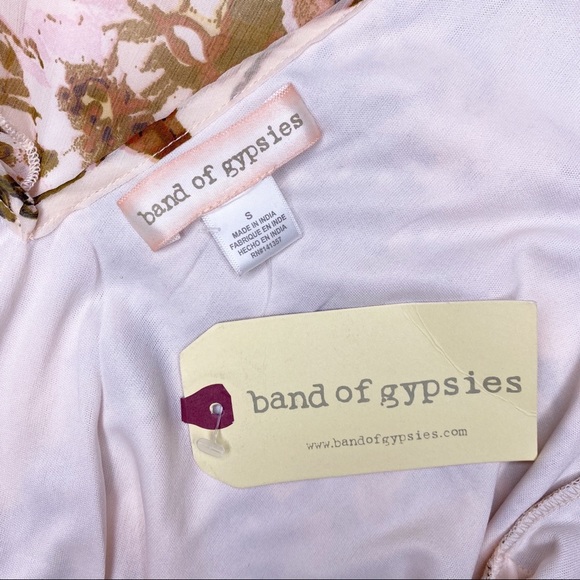 Band of Gypsies Ruffle Cold Shoulder Wrap Dress Pink Floral Pink NWT - Picture 7 of 9